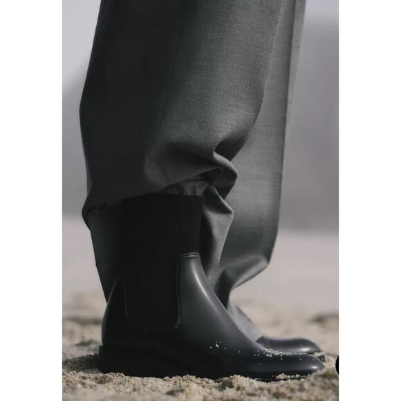 NWOT Zara Black Vegan Patent Leather Chelsea Sock Pull On Round Toe Ankle Boot 7 - Picture 2 of 11